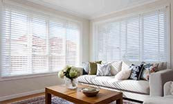 Timber-look Venetian Blinds
